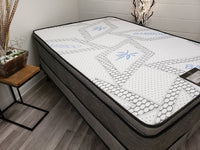 King Pillow Top Mattress (mattress & boxspring)